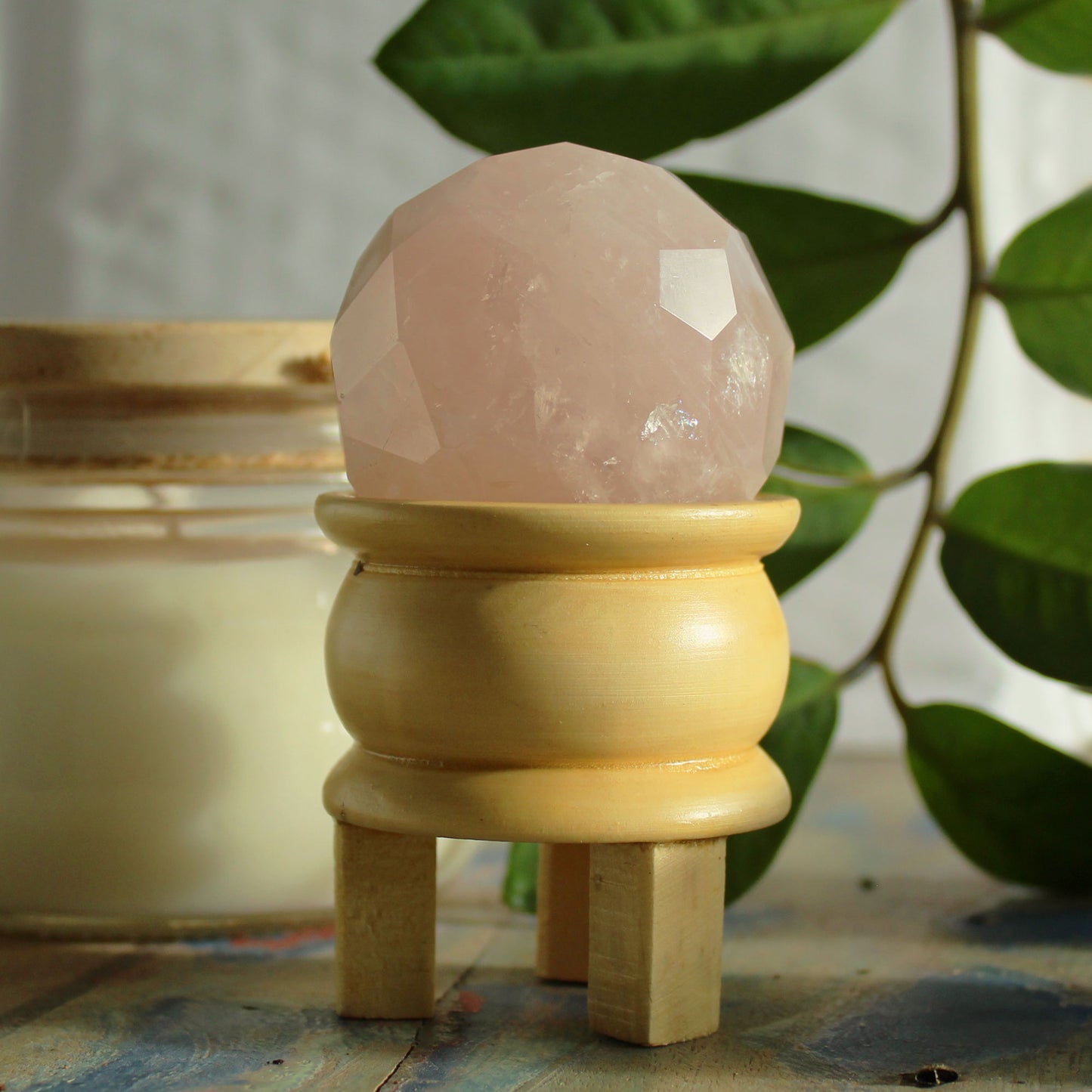 Eleanoras ROSE QUARTZ GEMSTONE FACETED HEALING BALL & STAND 