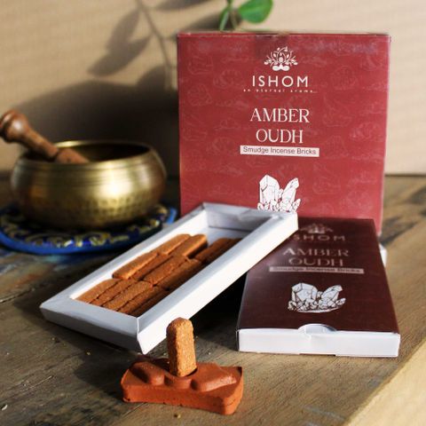 Amber Wood Pack of 15 Natural Incense Smudge Bricks and Burner