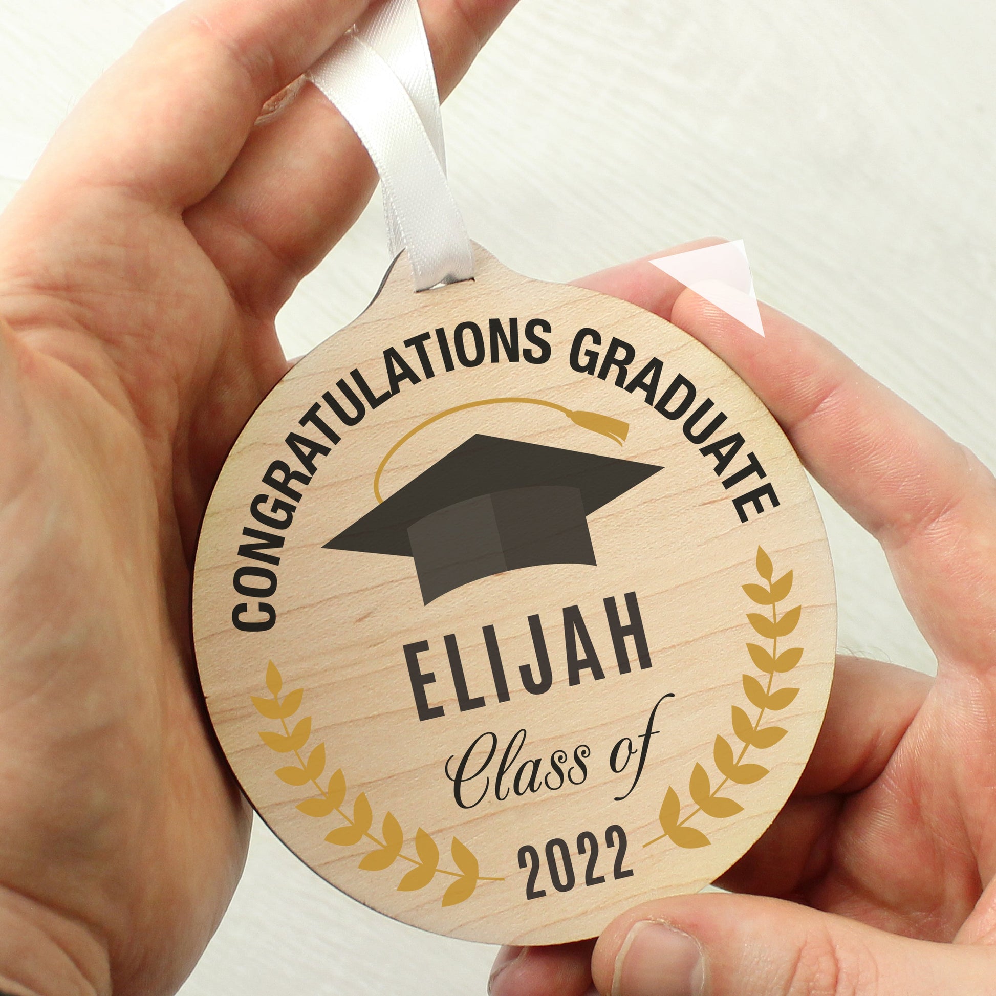 Eleanoras GRADUATION PERSONALISED ROUND WOODEN DECORATION 