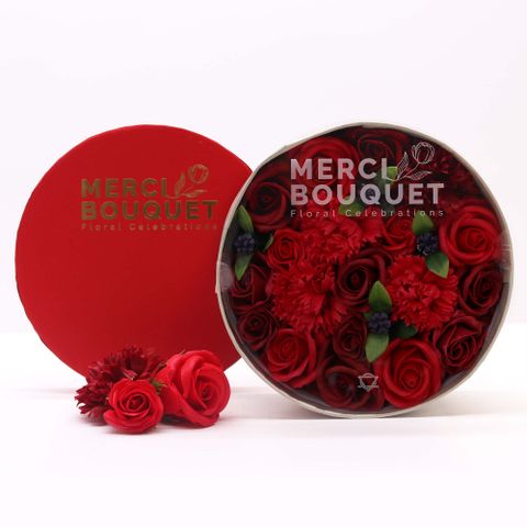 Classic Red Roses Round Box