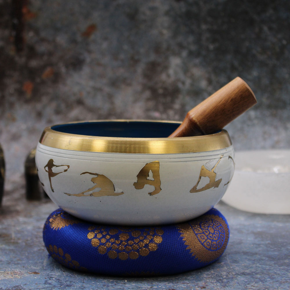Yoga Moves White/Blue Singing Bowl Set Large 14cm