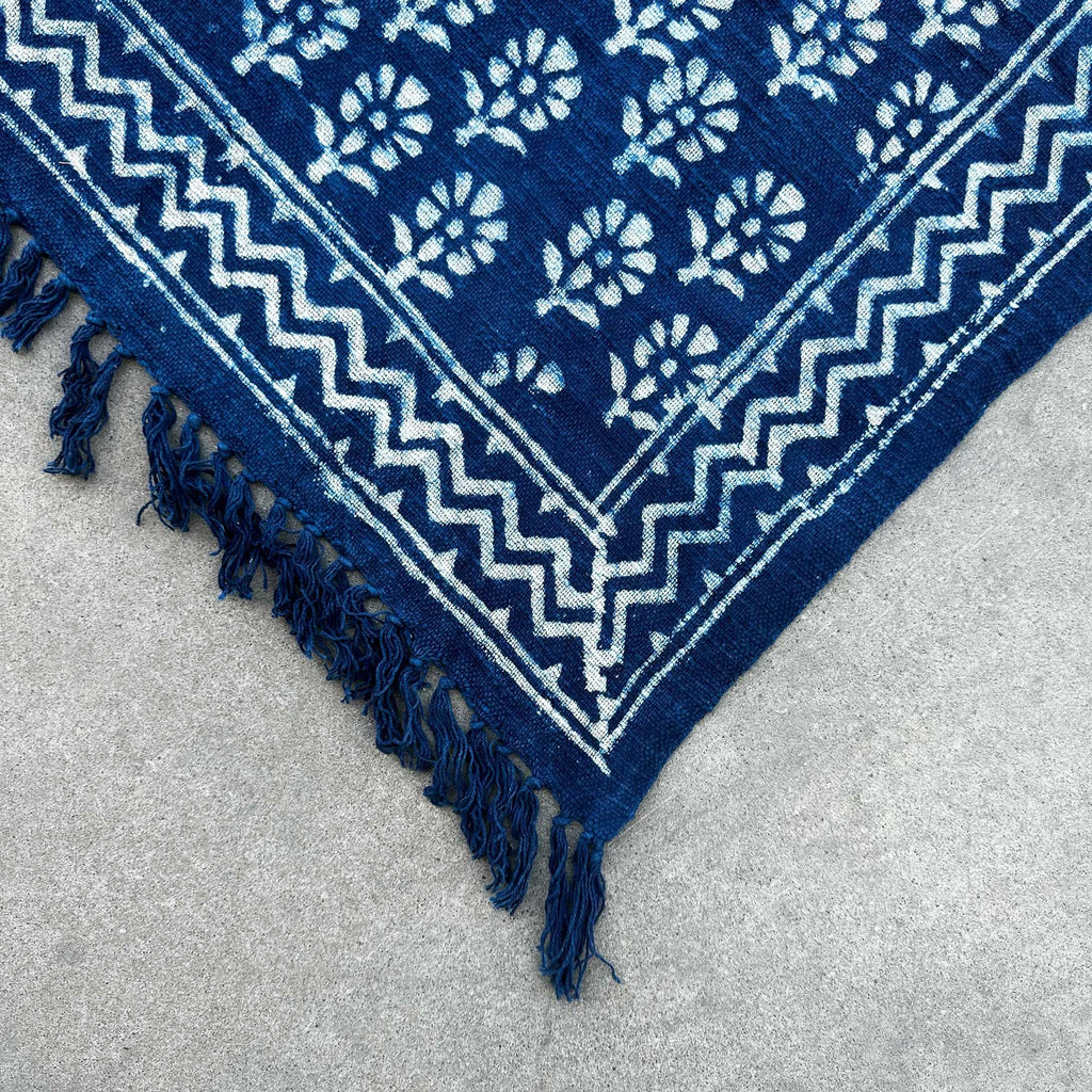 Chhota Flower Handmade Indigo Throw