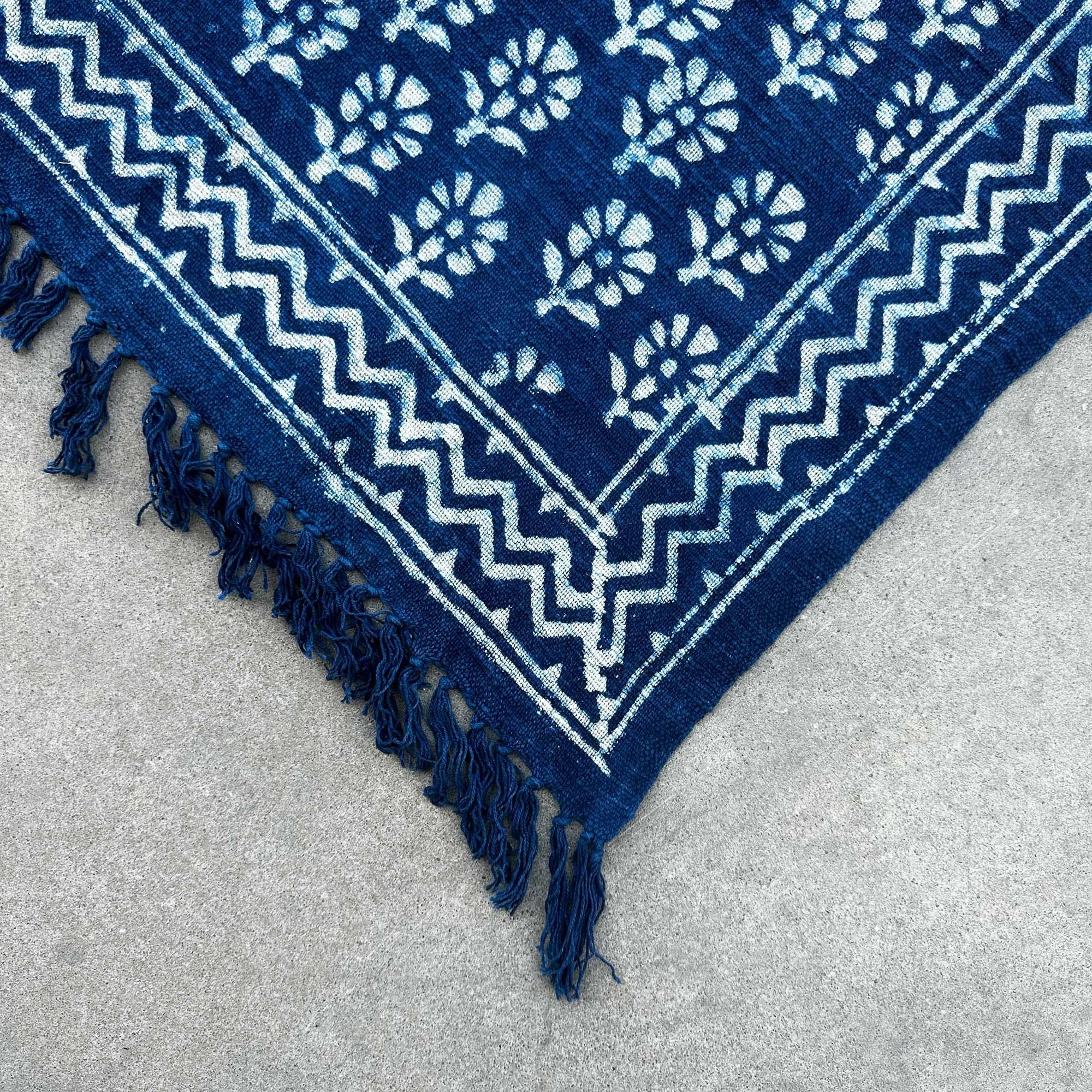 Chhota Flower Handmade Indigo Throw