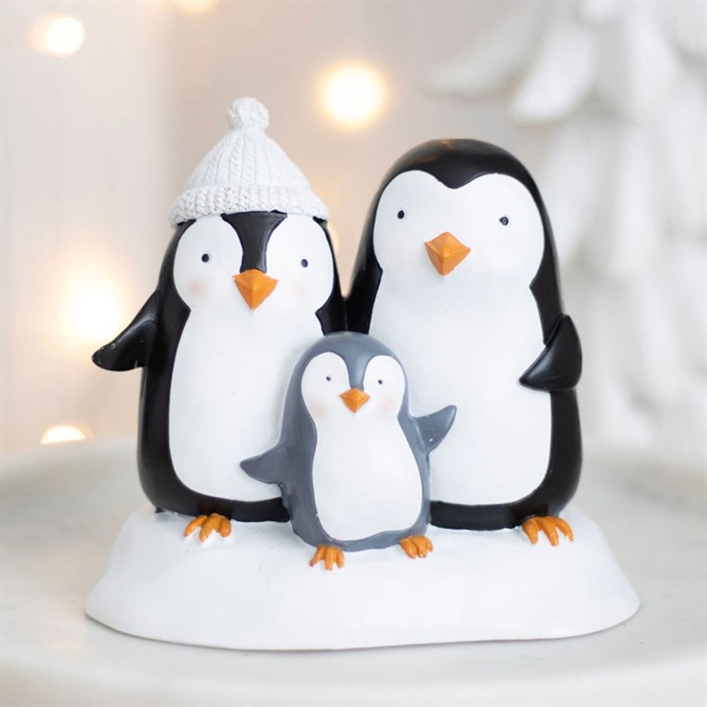 PENGUIN FAMILY RESIN ORNAMENT