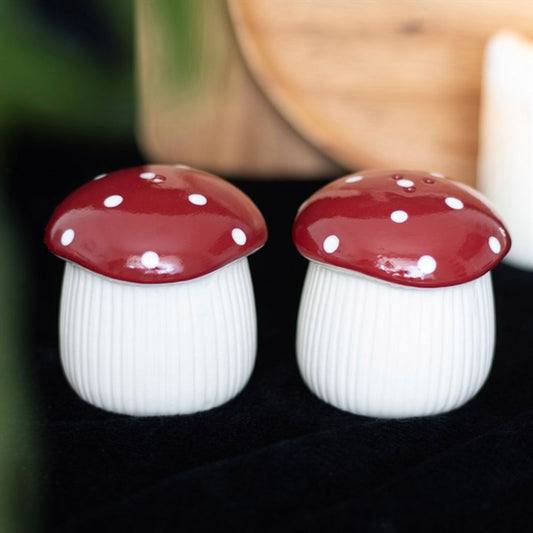 MUSHROOM SALT & PEPPER SHAKERS CONDIMENTS from Eleanoras