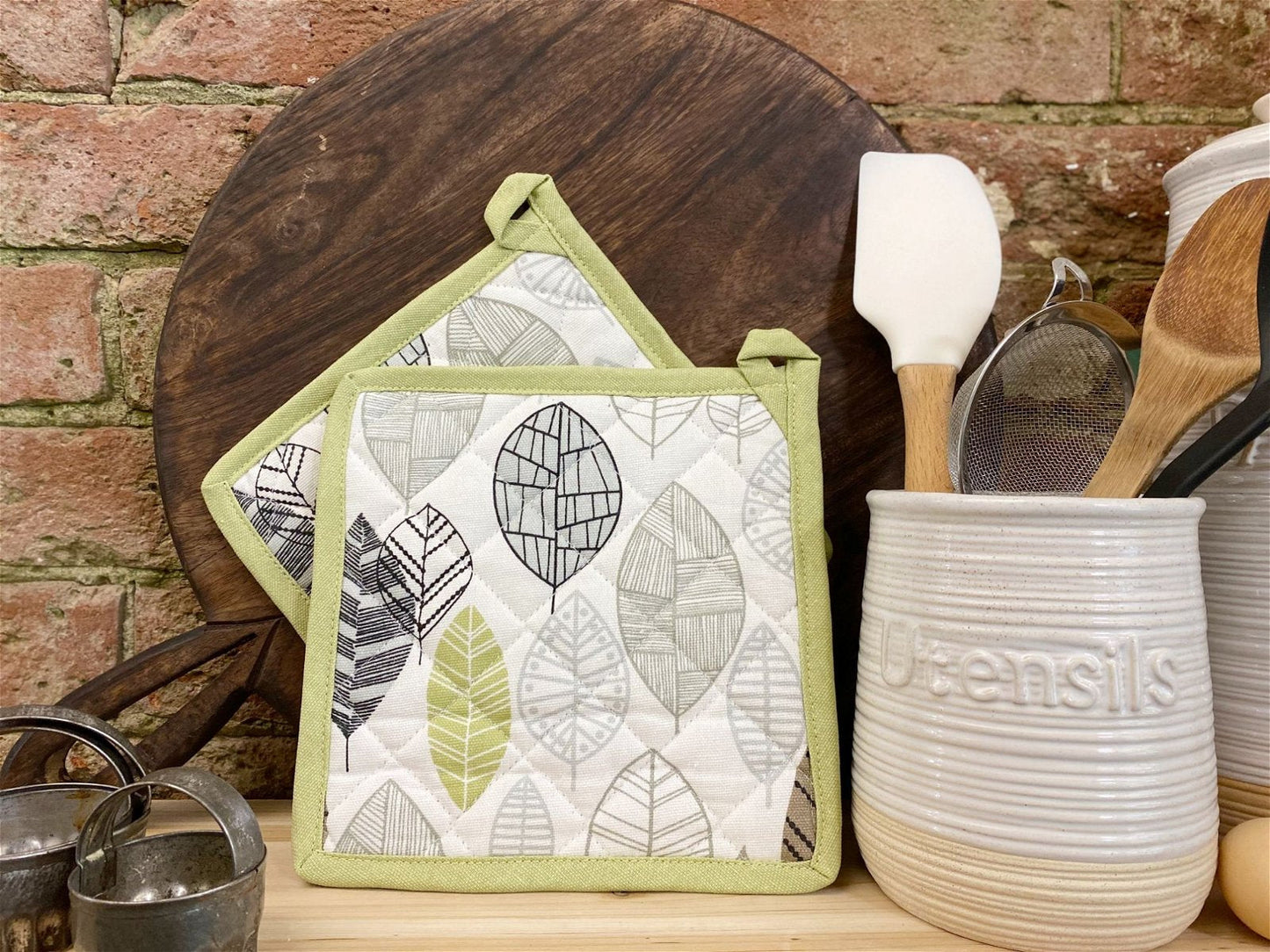 Eleanoras GREEN LEAF POT MATS 