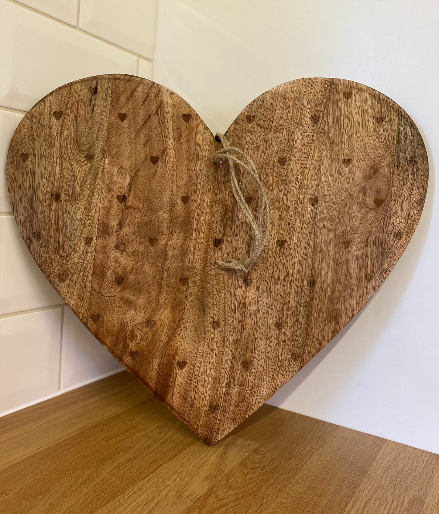 Eleanoras HEART SHAPED WOODEN CHOPPING BOARD Chopping Boards