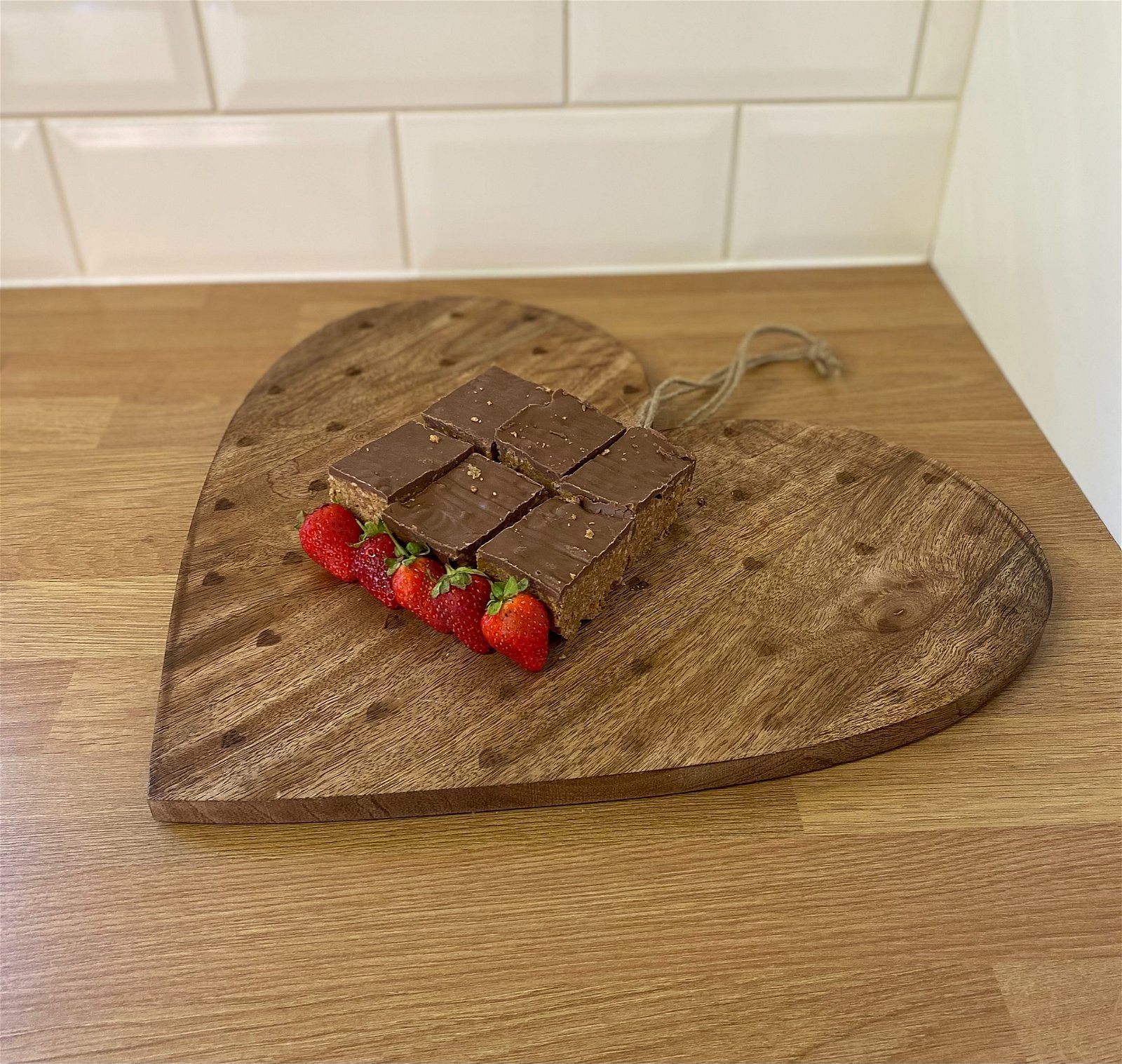 Eleanoras HEART SHAPED WOODEN CHOPPING BOARD Chopping Boards