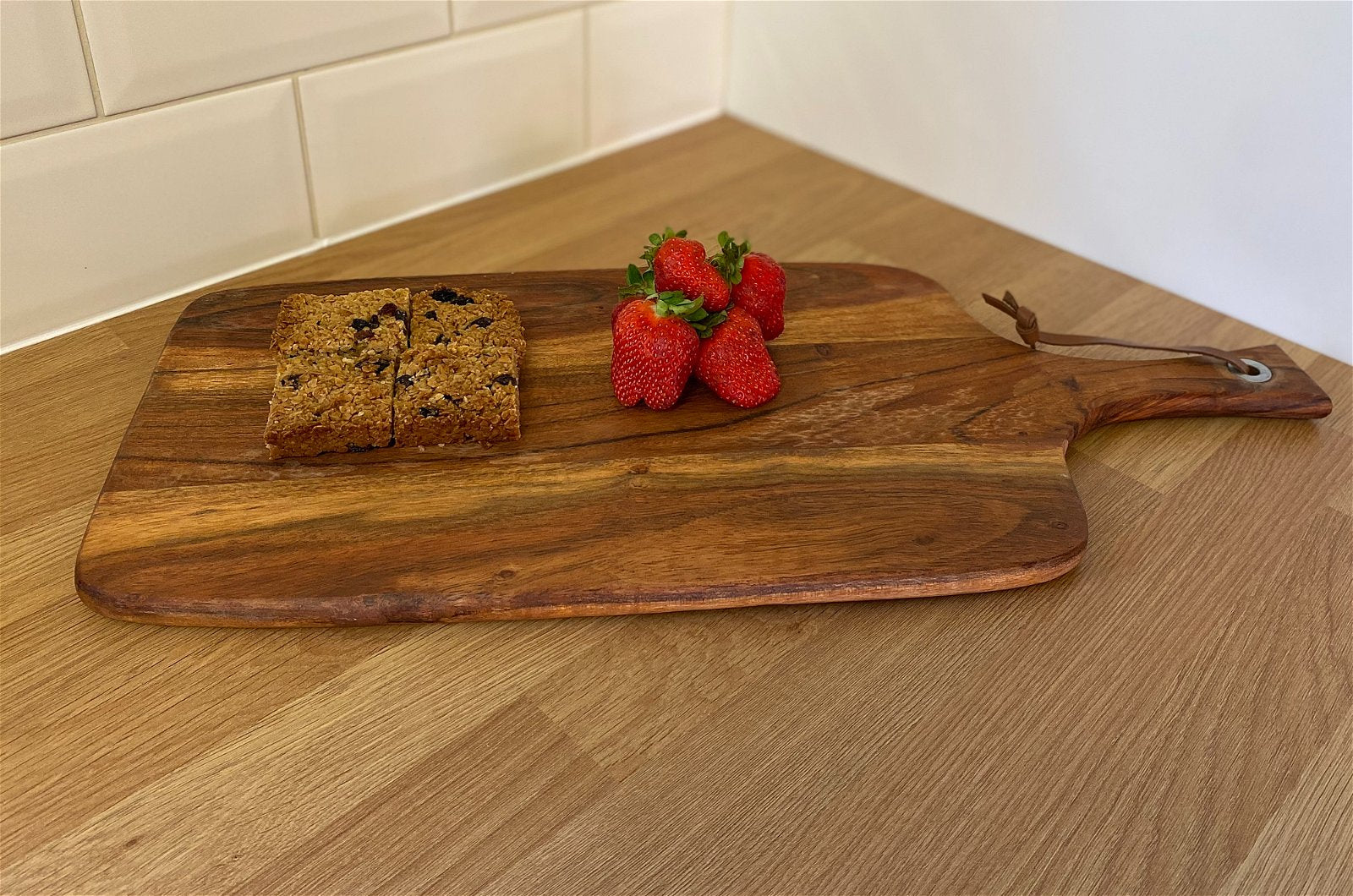 Eleanoras LARGE ACACIA WOODEN CHOPPING BOARD 55cm CHOPPING BOARDS