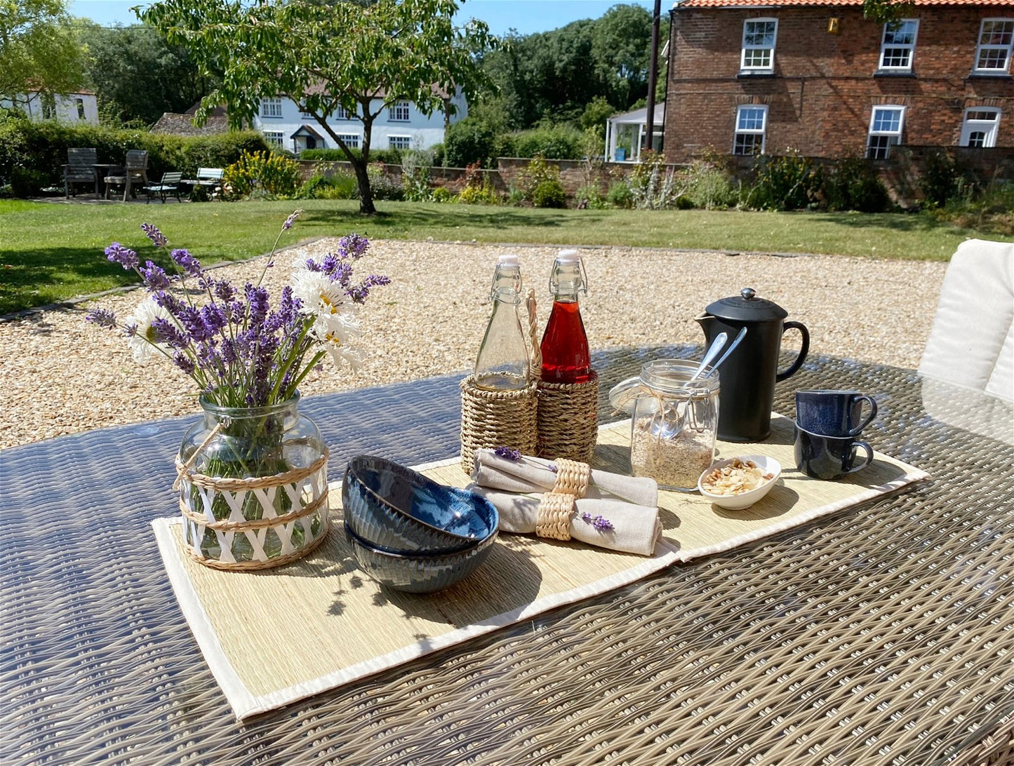 Eleanoras Set of Four Woven Grass Place Mats 